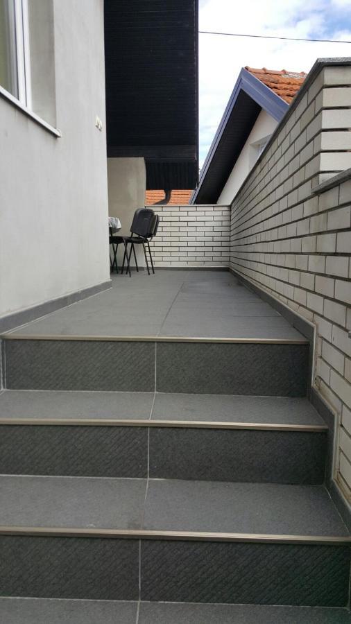 Apartmani Malina 3 Bijeljina Ngoại thất bức ảnh